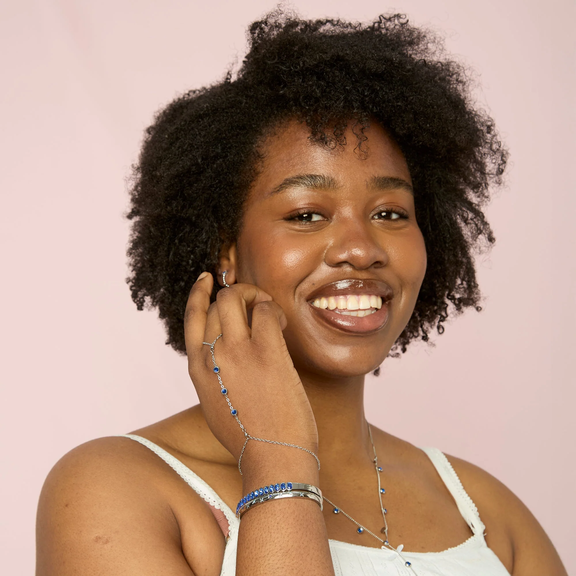 Madeleine Hand Chain - Image 42